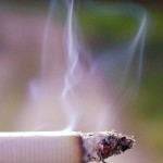 Palenie szlugów jest jednym z z większym natężeniem okropnych nałogów